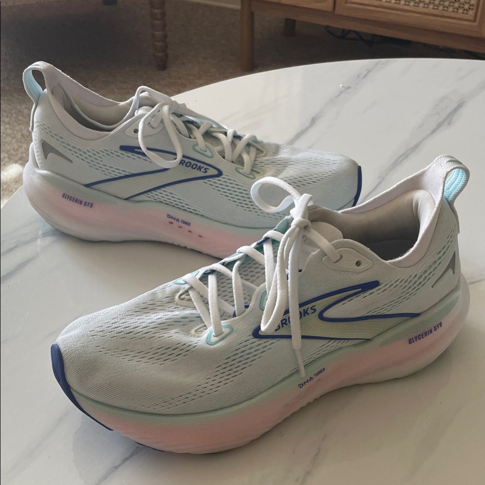 Brooks Women's Athletic Shoes - White and Blue